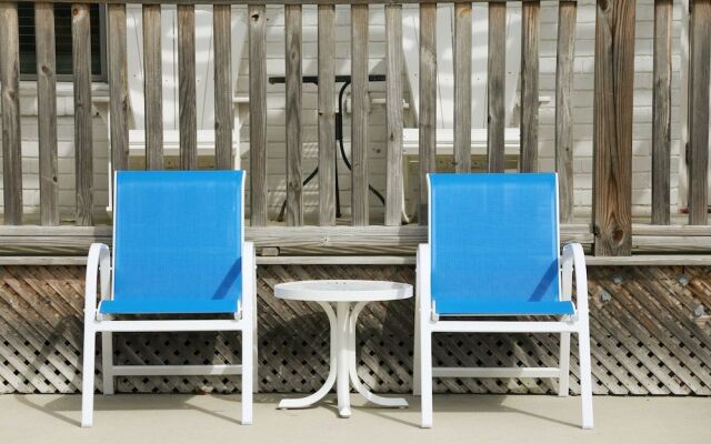 Ocean Sands Beach Boutique Inn - Stay At the Beach