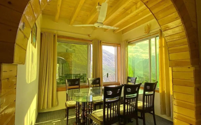 Hunza Lounge