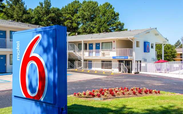 Motel 6 Longview, TX