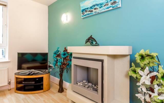 Quay Holidays - Dolphin Quays