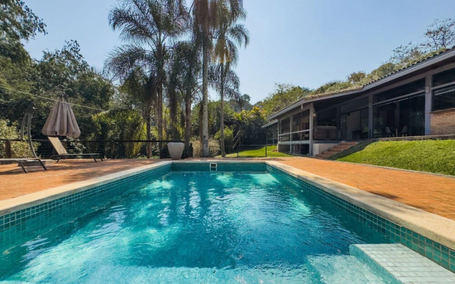 Arquitetura única na Granja Viana