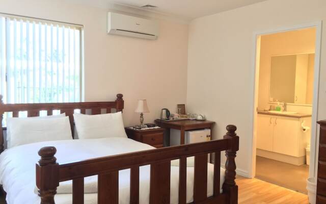 The Royal Dolphin B&B in Safety Bay