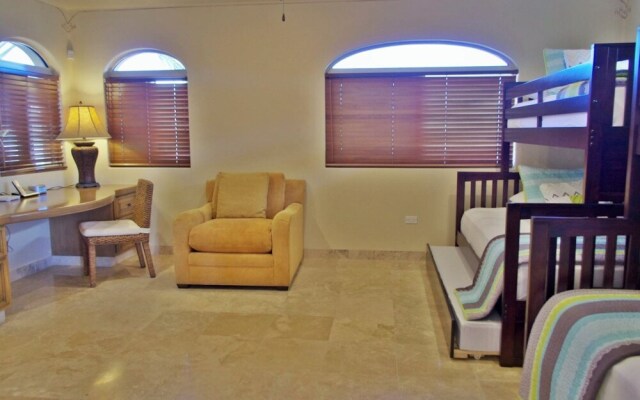 Villa Esquina - Split Level Villa With Ocean & Views