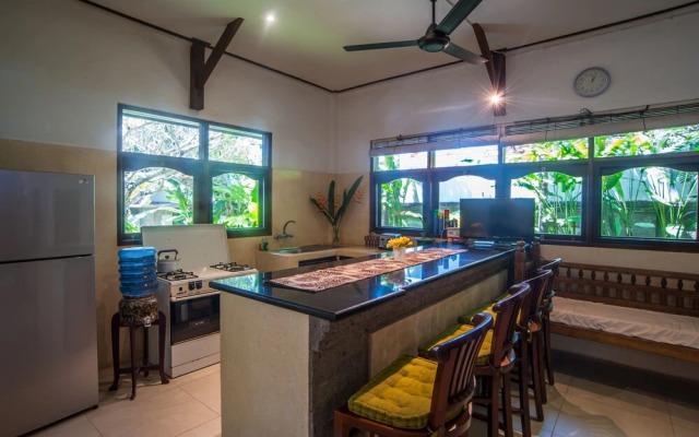 Villa Este, Seminyak