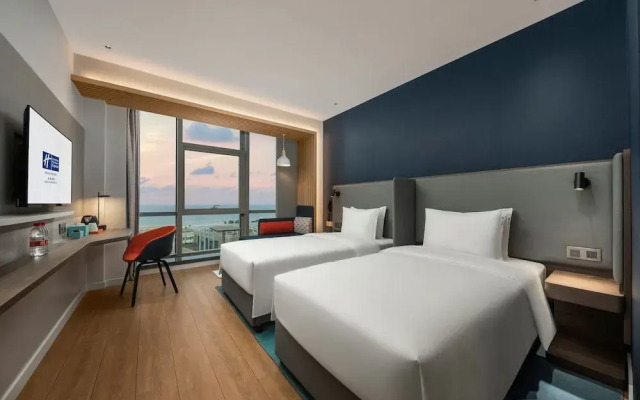 Holiday Inn Express Beihai Silver Beach
