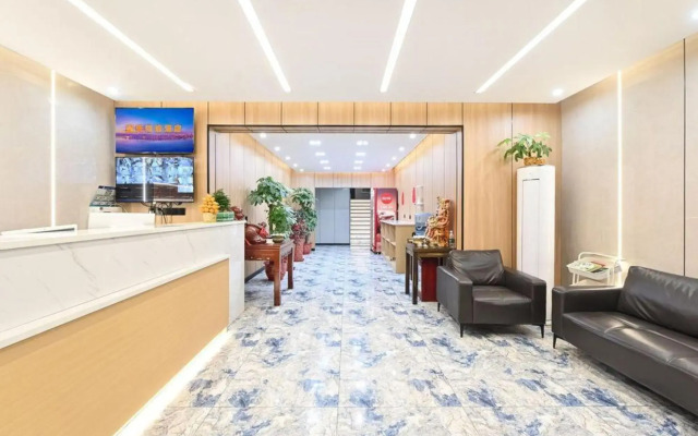 Chutian Hotel(Shibalidian Nanqiao Store)