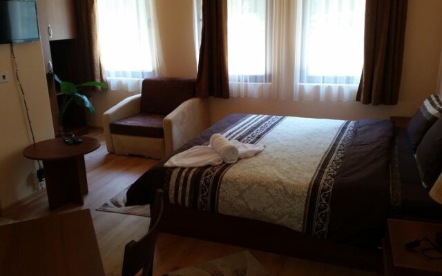 Semeen Hotel Han Dyavolski Vodi