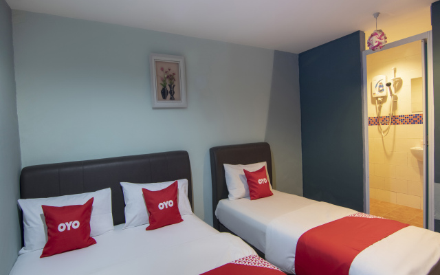 OYO 89891 1st Inn Hotel Subang (SJ15)