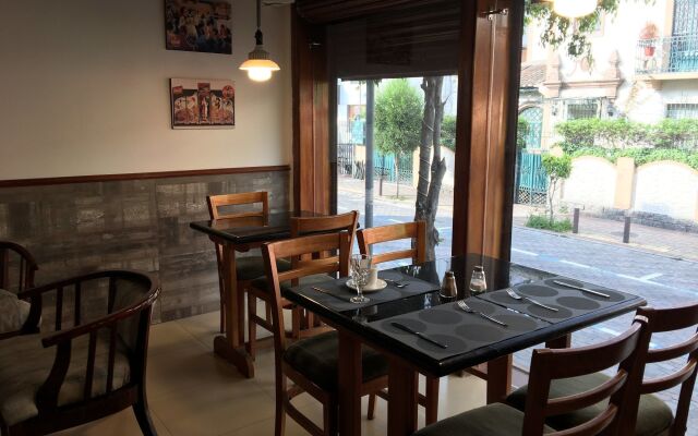 Hostal Mitad del Mundo