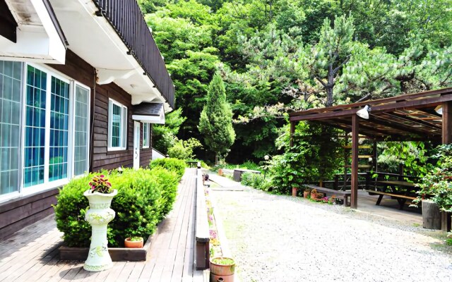 Yeosu Blue Sky Galaxy Pension