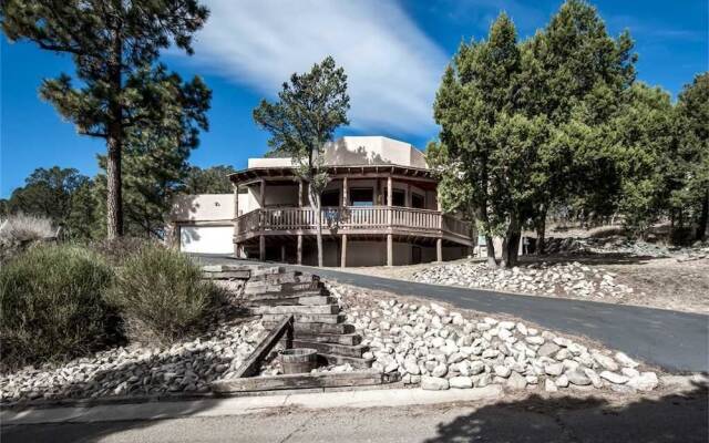 White Mountain Paradise - Four Bedroom Cabin