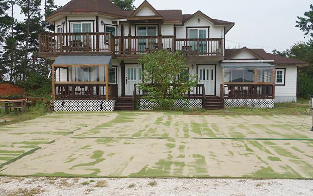 Seosan Sunrise Beach Pension
