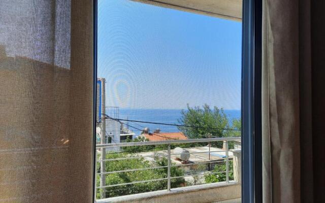 Tasos Rooms
