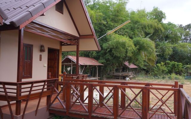Ruean Bua Resort