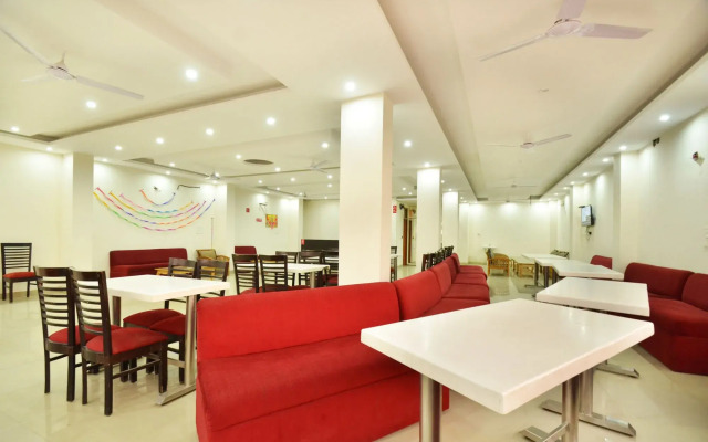 OYO 7372 Platinum Inn