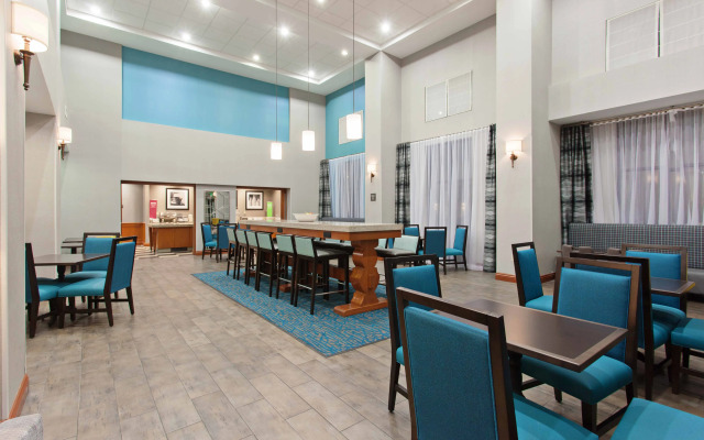 Hampton Inn & Suites Clovis-Airport North