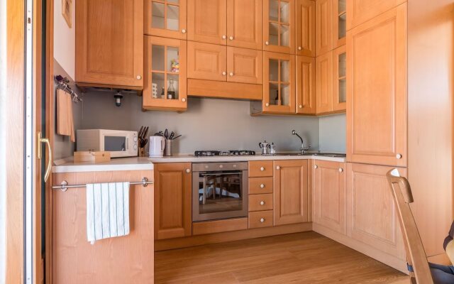 Sunny Canal View in Venice Chic Movida