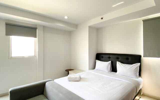 Spacious And Comfy Studio Room Azalea Suites Apartment