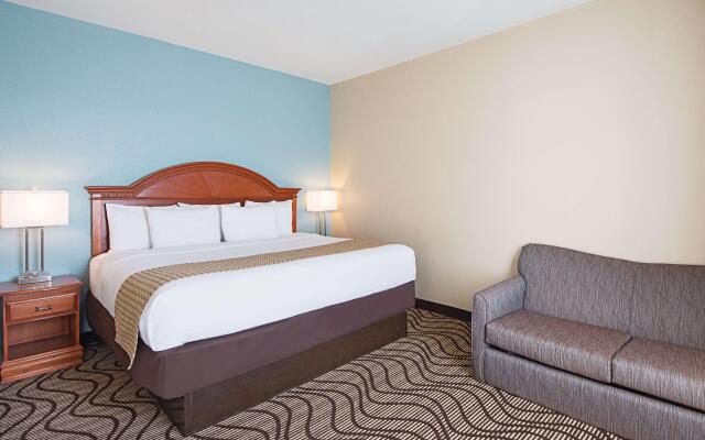 La Quinta Inn & Suites by Wyndham Mathis