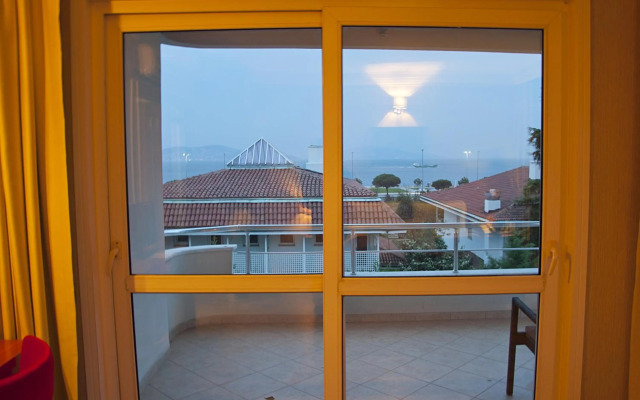 Island Hotel