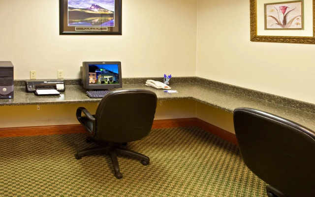 Holiday Inn Express & Suites Logan By IHG