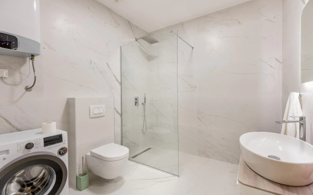 Athos Square Apartments