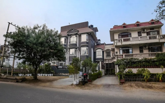 OYO Townhouse 062 Cyber City