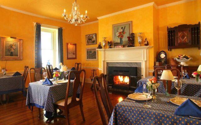 L'Auberge Provencale Inn & Restaurant