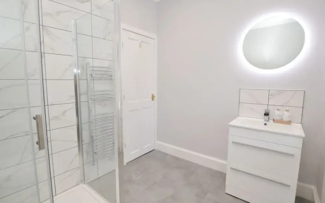 The Gallery Apartment
