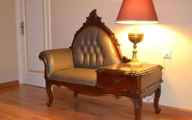 Hotel Queens Leriotis