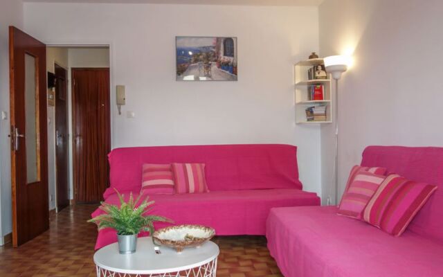 Provence Village 14477