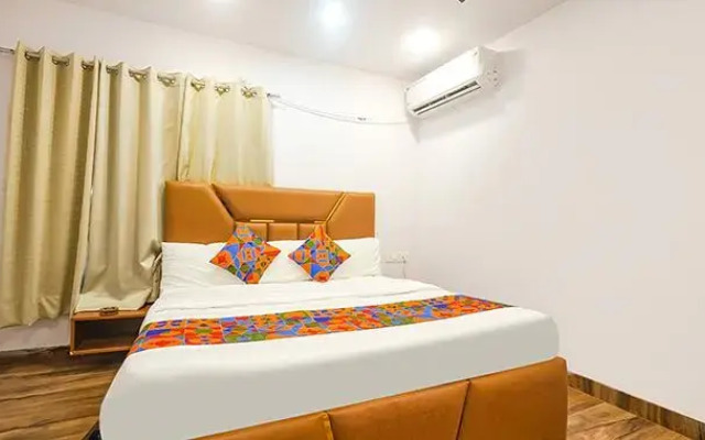 Fabhotel Midnight Inn