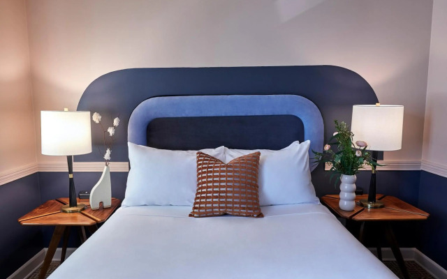 The Oliver Hotel