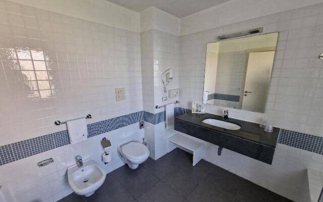 Inn Naples Airport