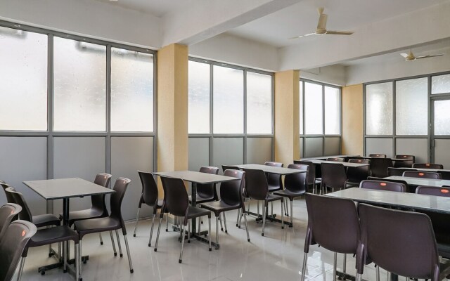 OYO 24143 Flagship Hotel Blue Orchid