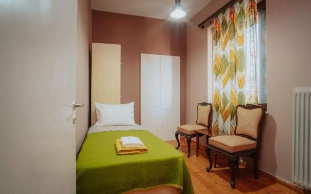 Kalavrita downtown 3 bedroom house for 6 pers