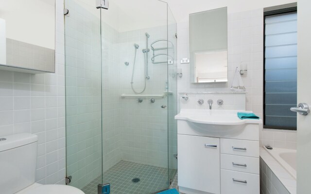 The Deckhouse, 22/26 One Mile Close