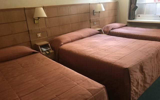 Nayland Hotel