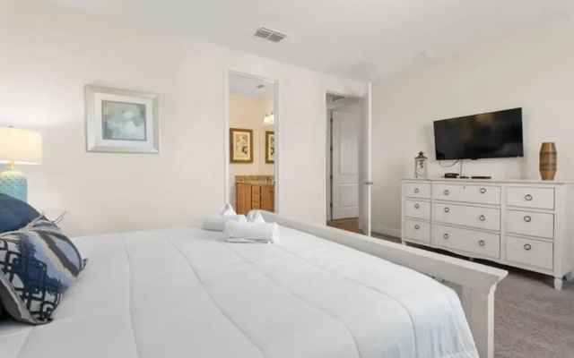 361-8-pc-perfect Villa With Private Pool