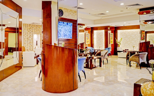 Capital O 596 Garden Palace Hotel