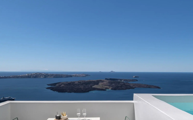 Akra Suites & Spa