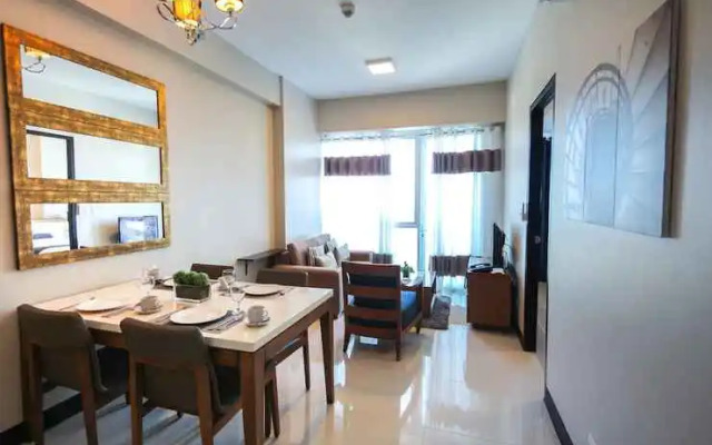 CSuites at 8 Newtown Residences