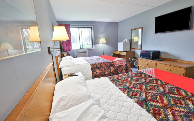 OYO Hotel Pipestone MN, Canterbury Park
