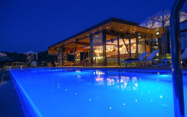 Birdcage 33 Hotel - Adult Only