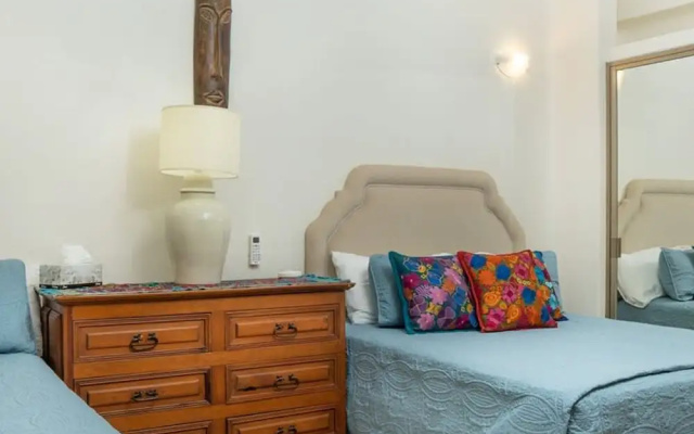 Ocean Front Condo With Pool Sleeps 6 Adults