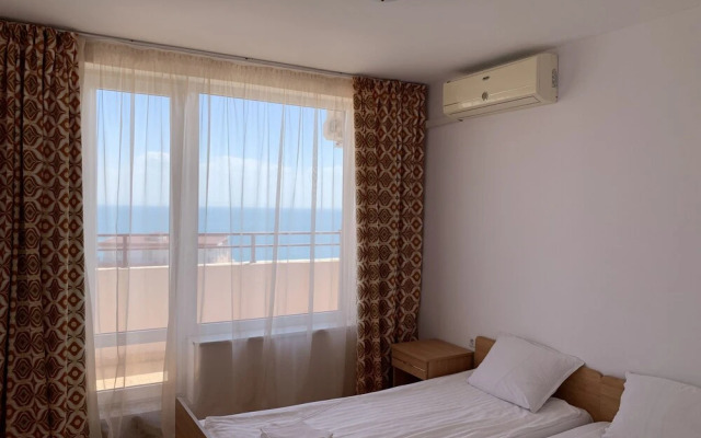 kalina private apartments in Marina View