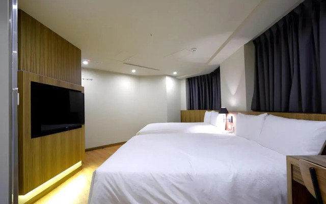 Smile Inn - Taipei Main Station