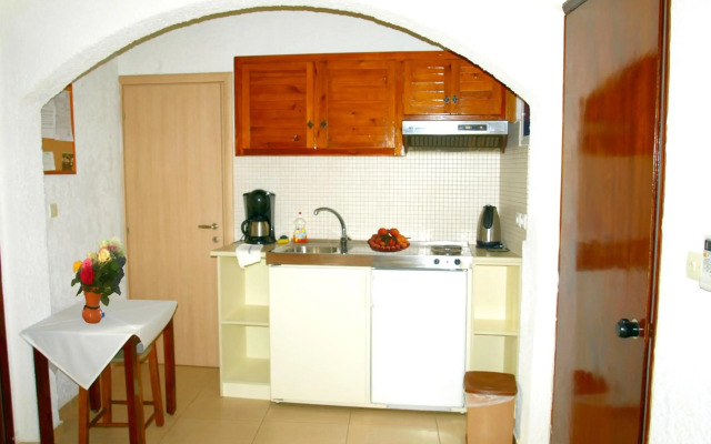 Kastro Studios Apartments