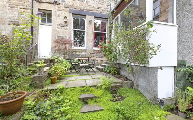 JOIVY 3-Bed Meadows Flat Near Castle & Royal Mile, Edinburgh