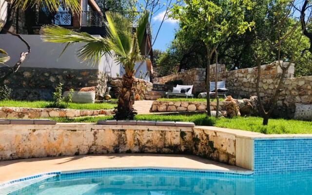 Kale Lodge - Adult Only + 15